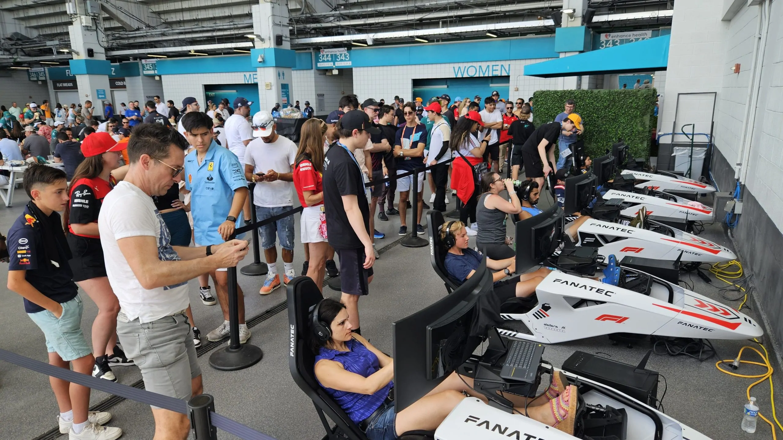 AK Esports - Formula 1 sim rental